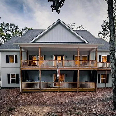 Sauna - Hot Tub - Theater - Arcade - Family Fun